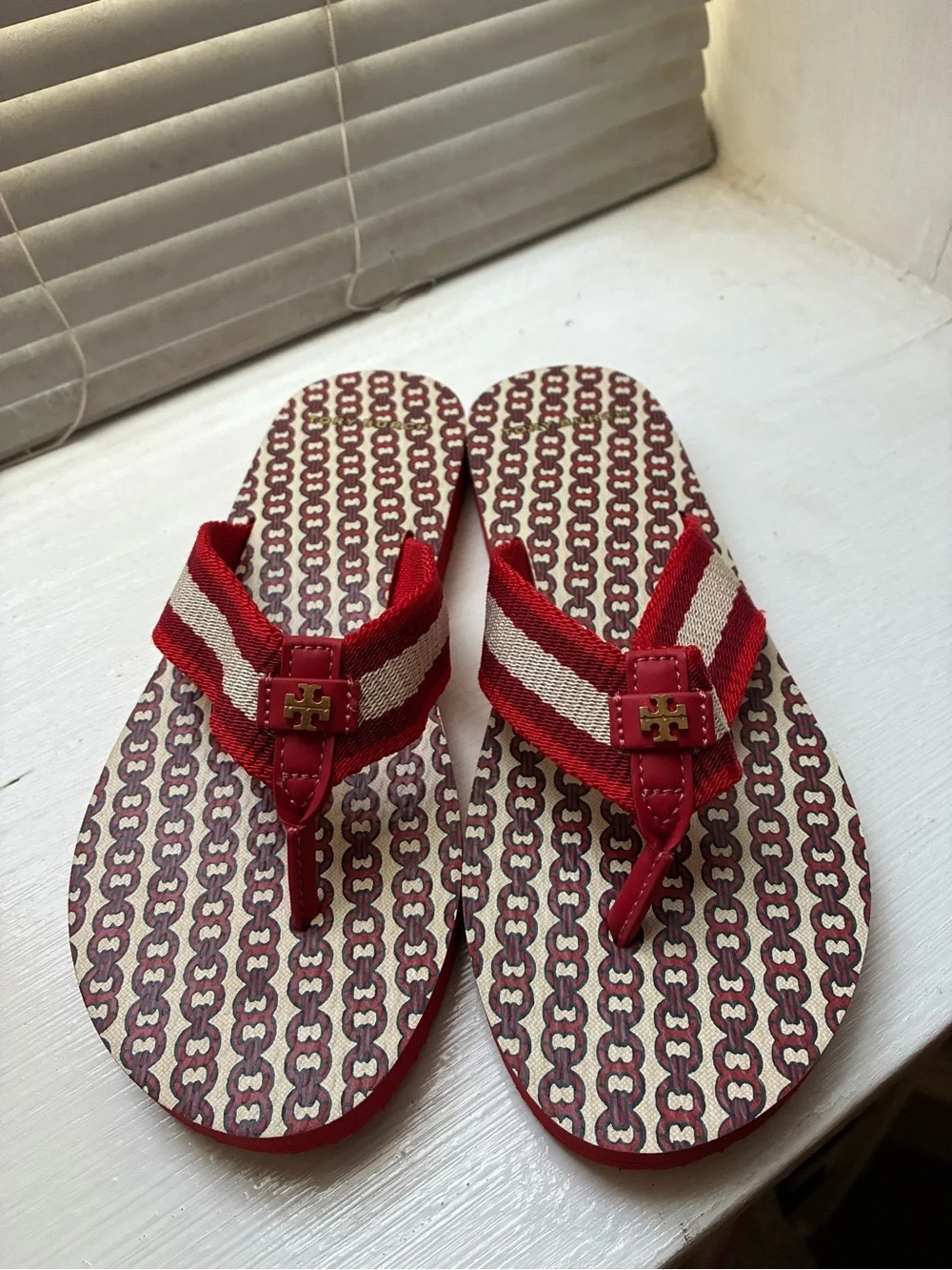 Tory Burch Gemini Link Thin Flip-Flop Sandals - Red (NWOB)